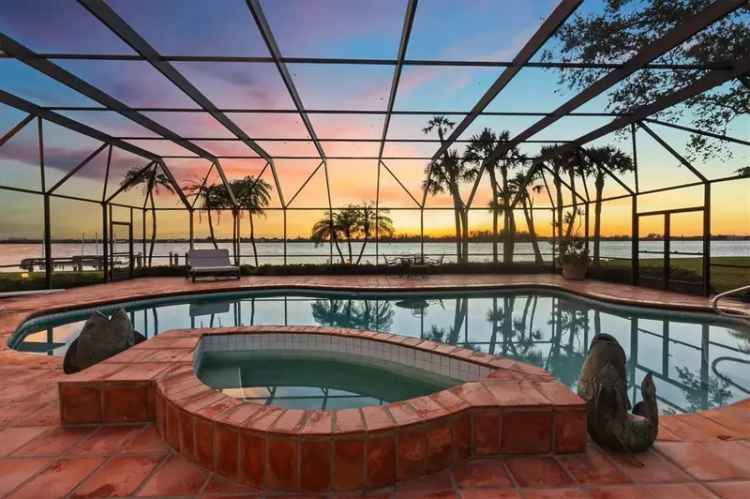 Single-family house For Sale in 1136, North Lake Shore Drive, Siesta Key, Florida