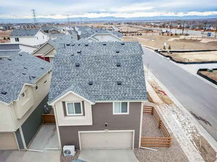 Single-family house For Sale in Commerce City, Colorado