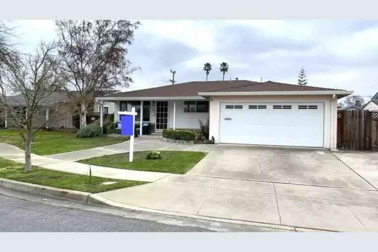 Single-family house For Sale in 4512, Piper Street, Fremont, California