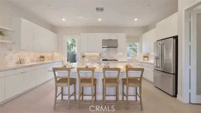 Single-family house For Sale in Irvine, California