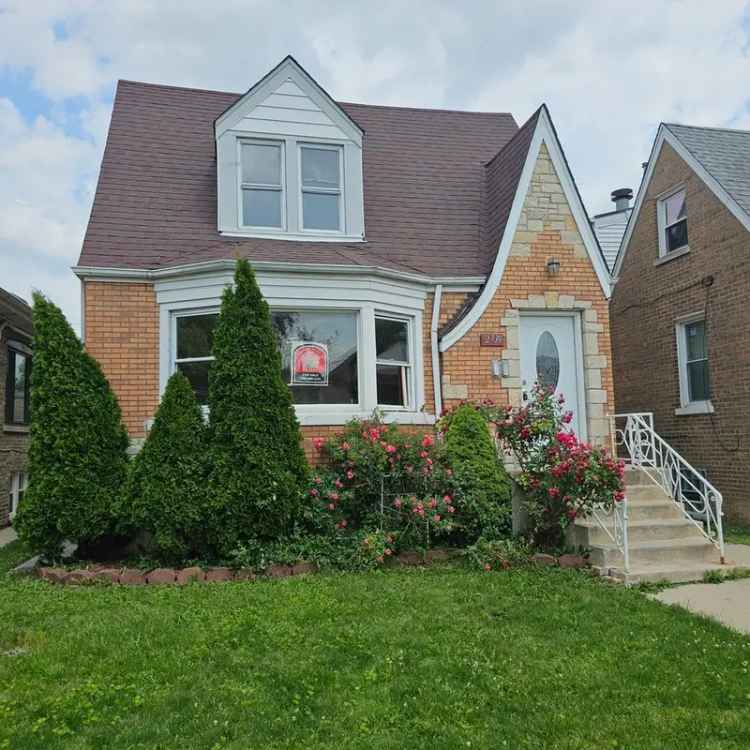 Multi-family house For Sale in 2739, North Menard Avenue, Chicago, Illinois