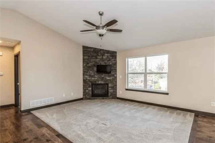 Condo For Sale in 3518, Pioneer Avenue Southeast, Cedar Rapids, Iowa