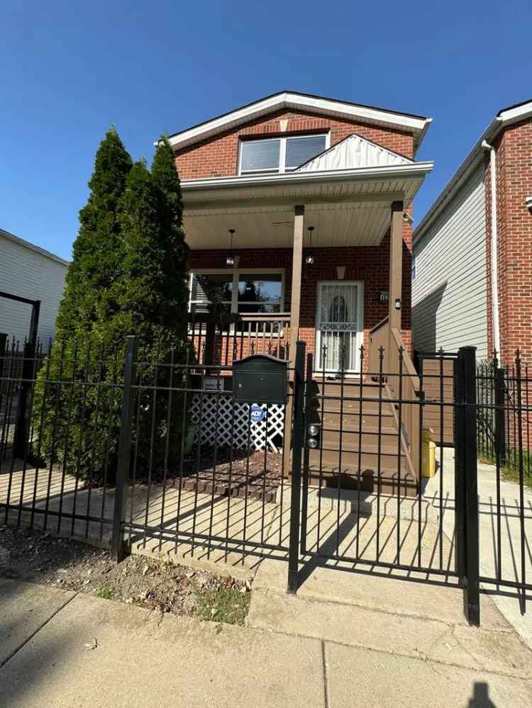 Single-family house For Sale in 1316, West 52nd Street, Chicago, Illinois