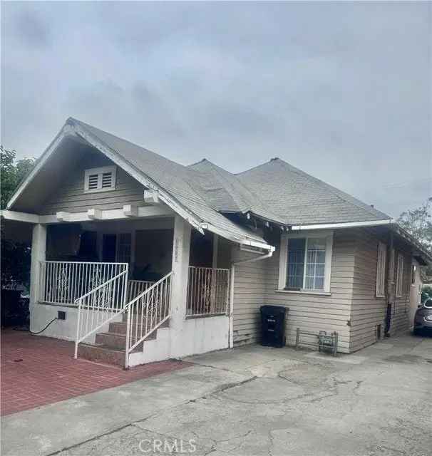 Single-family house For Sale in 1007, East 42nd Place, Los Angeles, California