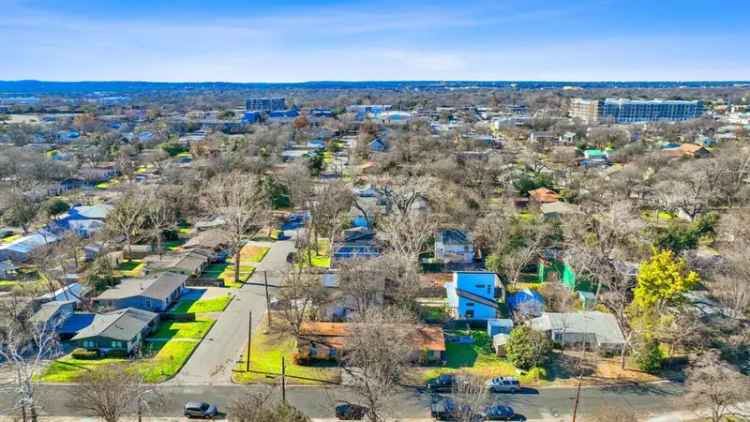 Duplex For Sale in 300, Irma Drive, Austin, Texas