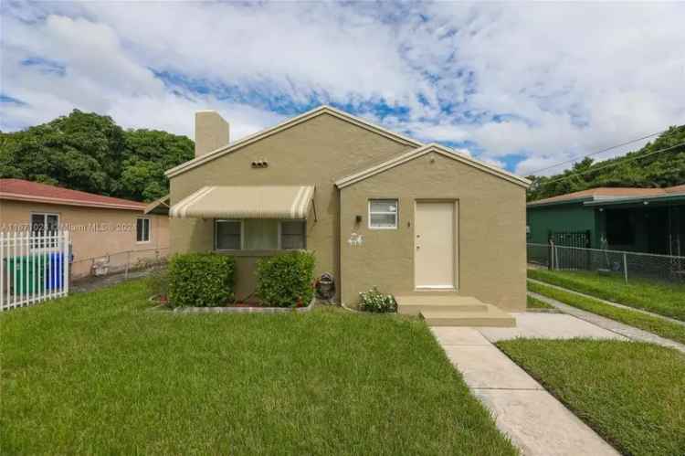 Single-family house For Sale in 775, Northwest 41st Street, Miami, Florida