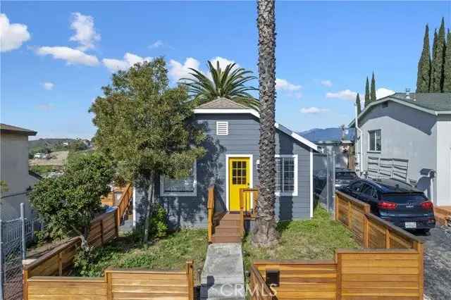 Single-family house For Sale in 5023, O Sullivan Drive, Los Angeles, California