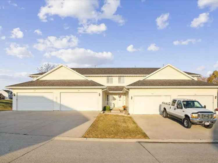 Condo For Sale in 3511, Stoney Point Road Southwest, Cedar Rapids, Iowa