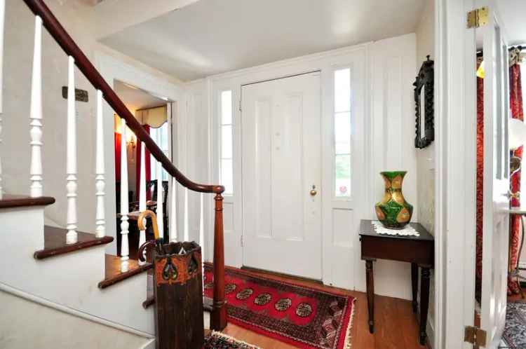 Single-family house For Sale in 16, Main Street, Farmington, Connecticut