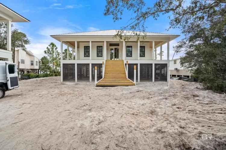 Single-family house For Sale in Gulf Shores, Alabama