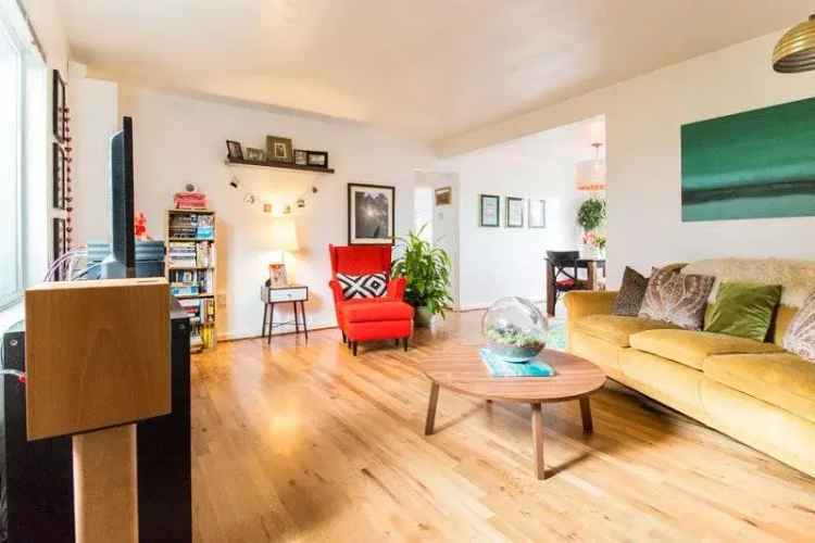 1950s NW Portland Apartment near Forest Park Trail