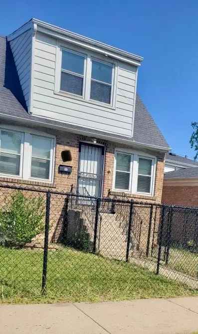 Single-family house For Sale in 9613, South Yale Avenue, Chicago, Illinois