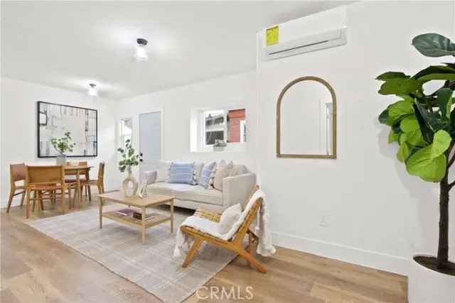 Single-family house For Sale in 898, East 57th Street, Los Angeles, California