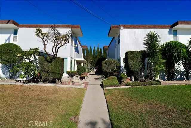 Multi-family house For Sale in 13272, Roan Road, Garden Grove, California