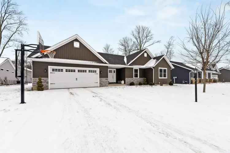 Single-family house For Sale in 2603, Redspire Boulevard, Goshen, Indiana