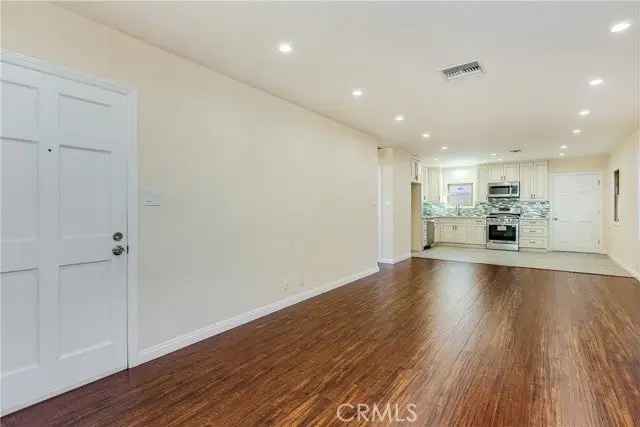 Multi-family house For Sale in 664, Stanley Avenue, Long Beach, California