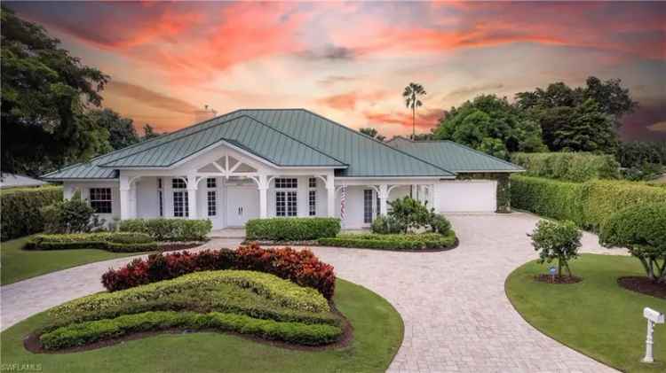 Single-family house For Sale in 630, Mooring Line Drive, Naples, Florida