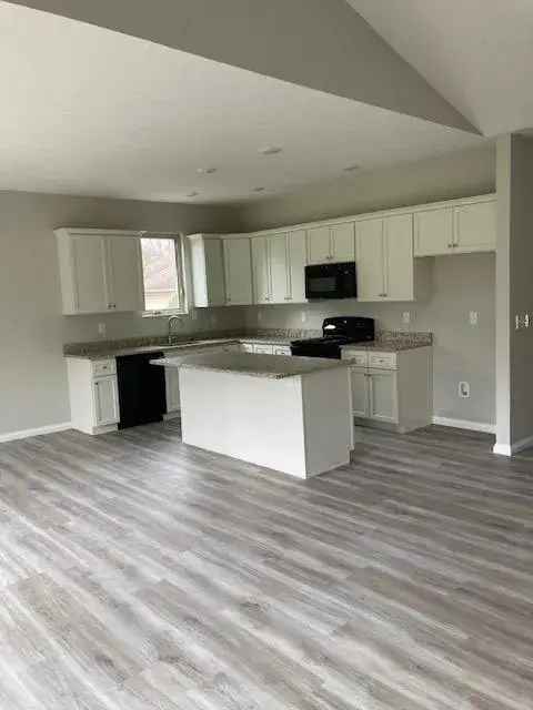 3 Bedroom 2 Bathroom Duplex for Rent Near 75