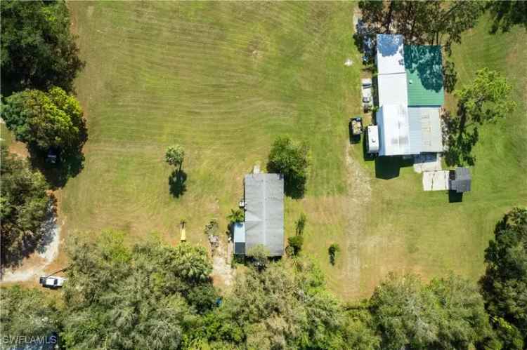 Single-family house For Sale in Bonita Springs, Florida