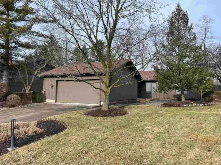 Condo For Sale in 9525, Ledge Wood Court, Fort Wayne, Indiana