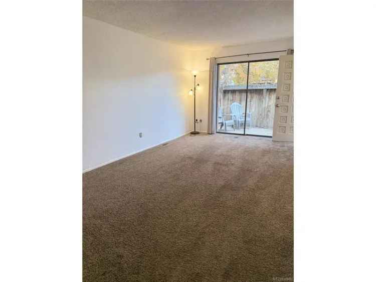 Single-family house For Sale in Arvada, Colorado