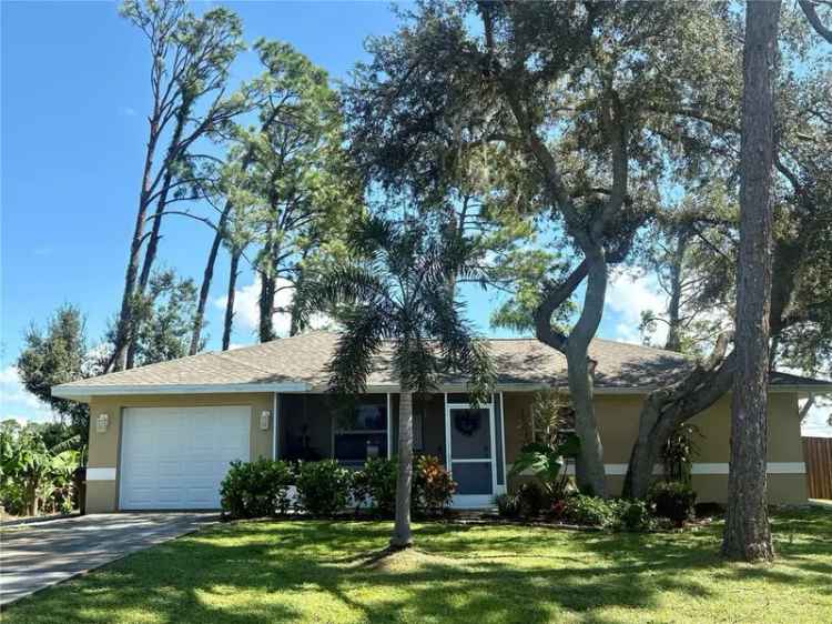 Single-family house For Sale in 1594, South Chamberlain Boulevard, North Port, Florida