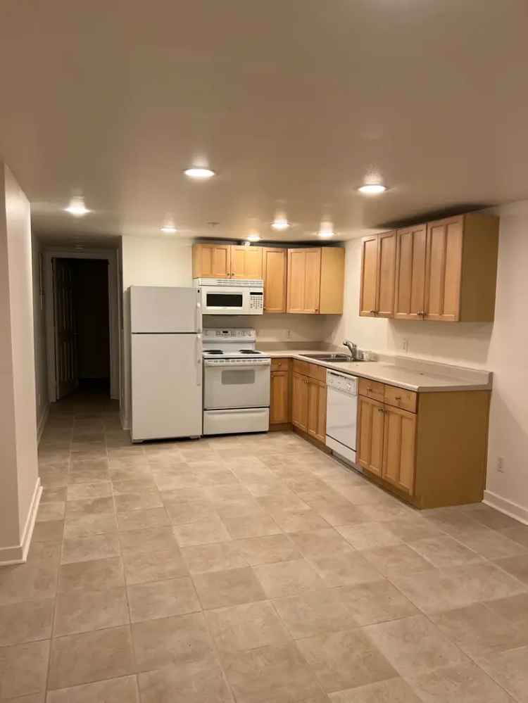 Phinney Ridge Studio Apartment for Rent