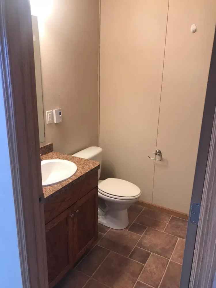 Studio Apartment for Rent in Evergreen - Free Laundry & Wifi