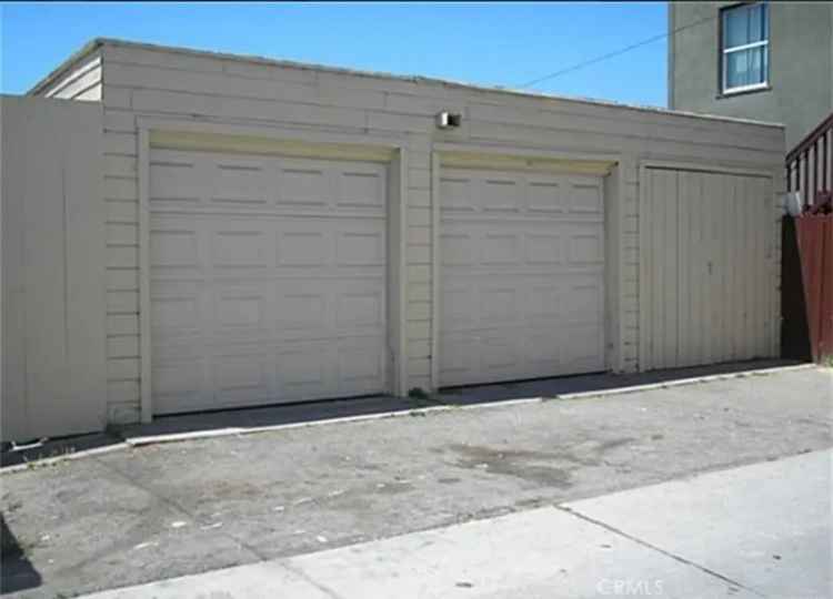 Single-family house For Sale in 1715, East 7th Street, Long Beach, California