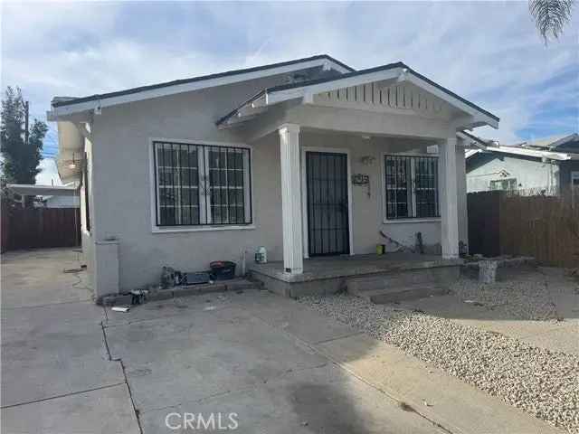 Single-family house For Sale in 6715, 6th Avenue, Los Angeles, California