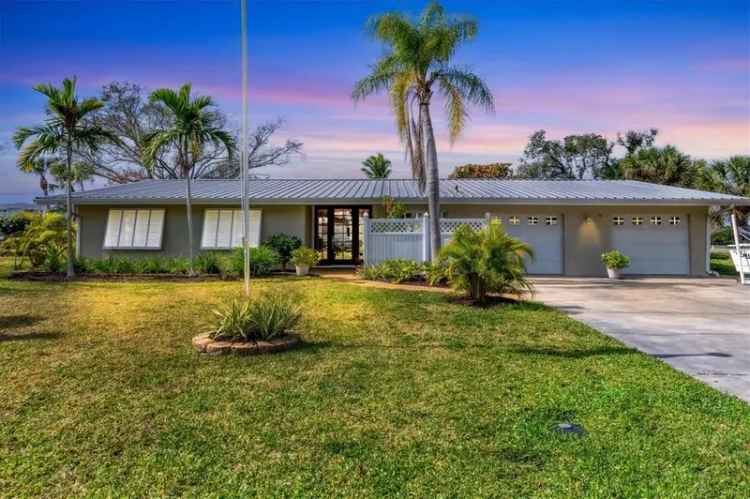 Single-family house For Sale in Englewood, Florida