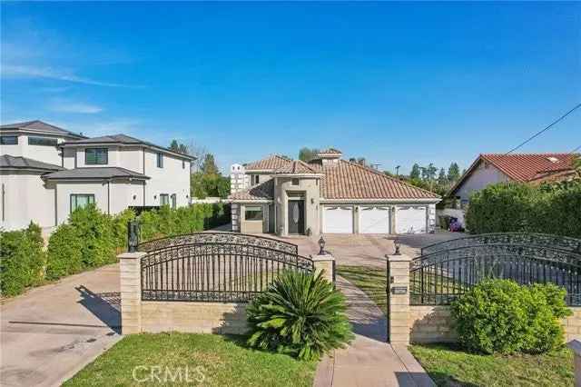 Single-family house For Sale in 8820, Encino Avenue, Los Angeles, California