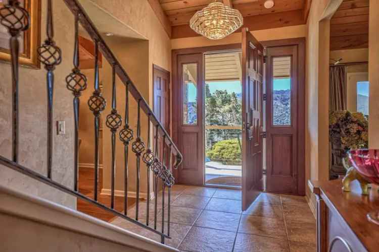 Single-family house For Sale in Carmel Valley, California