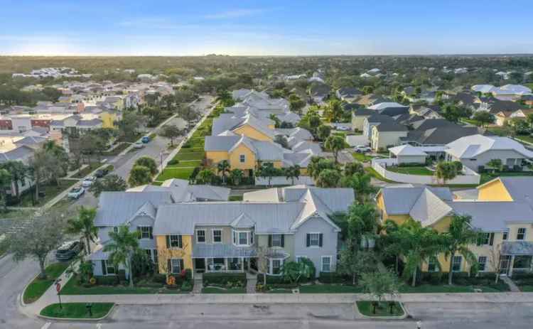 House For Sale in 10679, Southwest Cam Run, Port Saint Lucie, Florida