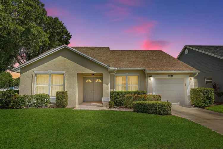 Single-family house For Sale in 381, Northwest Sherry Lane, Port Saint Lucie, Florida