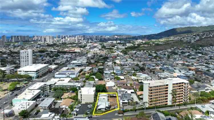 Multi-family house For Sale in 3555, Keanu Street, Honolulu, Hawaii