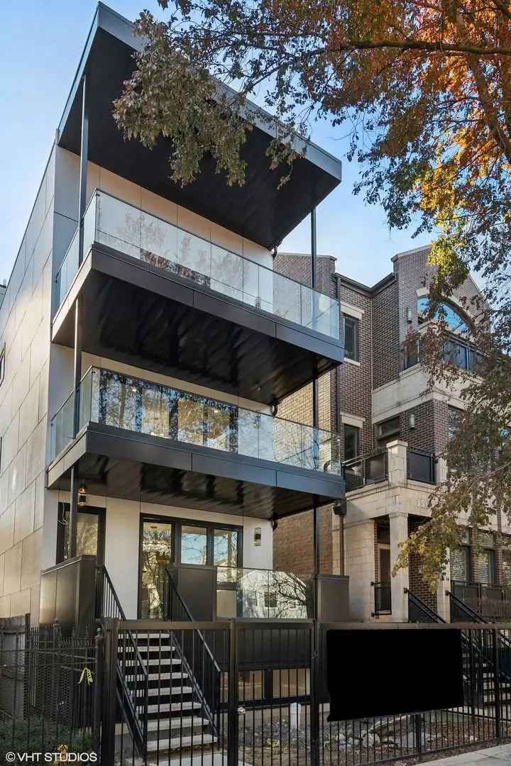 Condo For Sale in 1503, West Walton Street, Chicago, Illinois