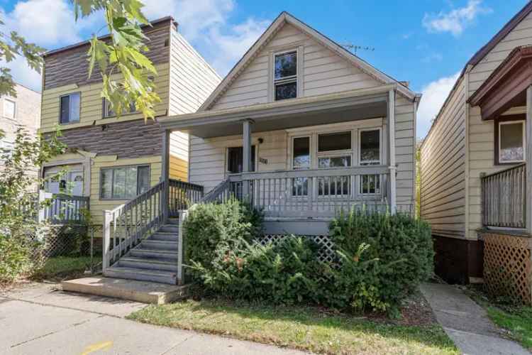 Single-family house For Sale in 7521, South Ingleside Avenue, Chicago, Illinois