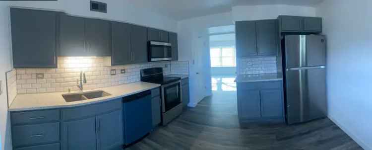 Fully Renovated Top Floor Condo Near Parks and Shopping