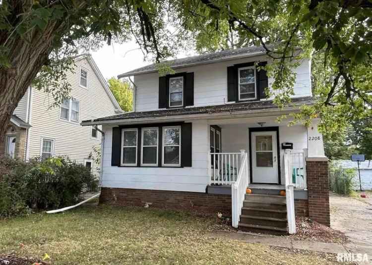 Single-family house For Sale in 2208, North Sheridan Road, Peoria, Illinois