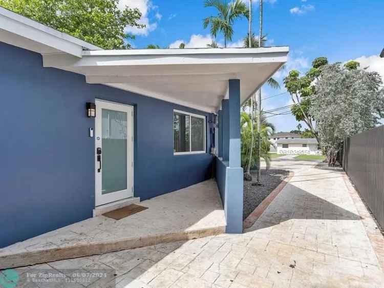 Single-family house For Sale in 11945, West Biscayne Canal Road, Hialeah, Florida