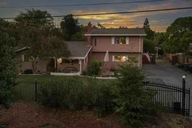 Single-family house For Sale in California