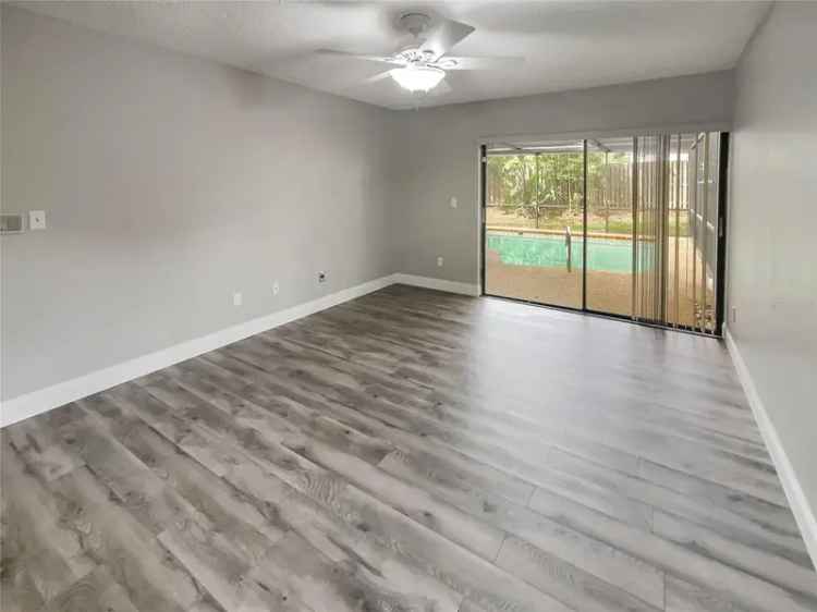 Single-family house For Sale in Clearwater, Florida