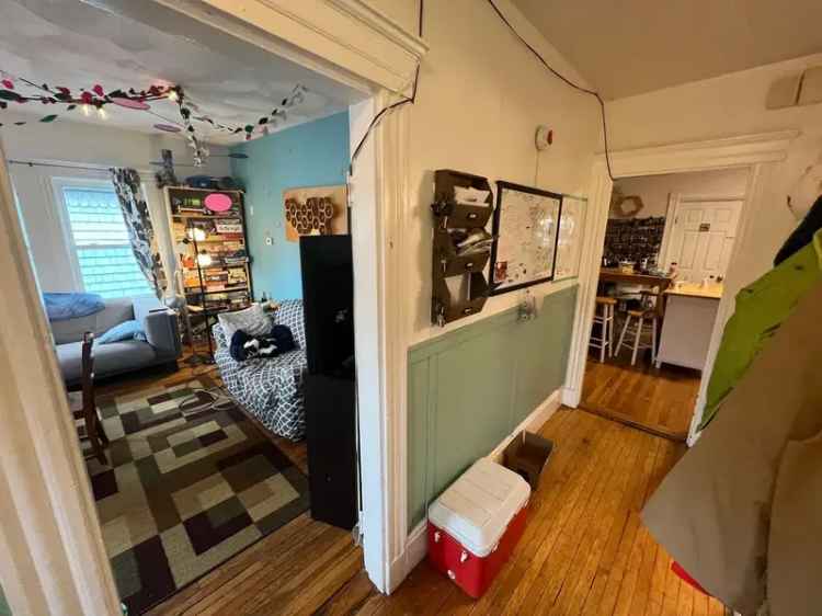 4 Bed 2 Bath Apartment Near Davis Square Pet Friendly