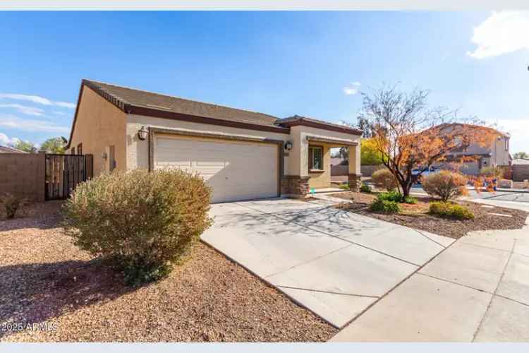 Single-family house For Sale in 8753, South 253rd Drive, Buckeye, Arizona