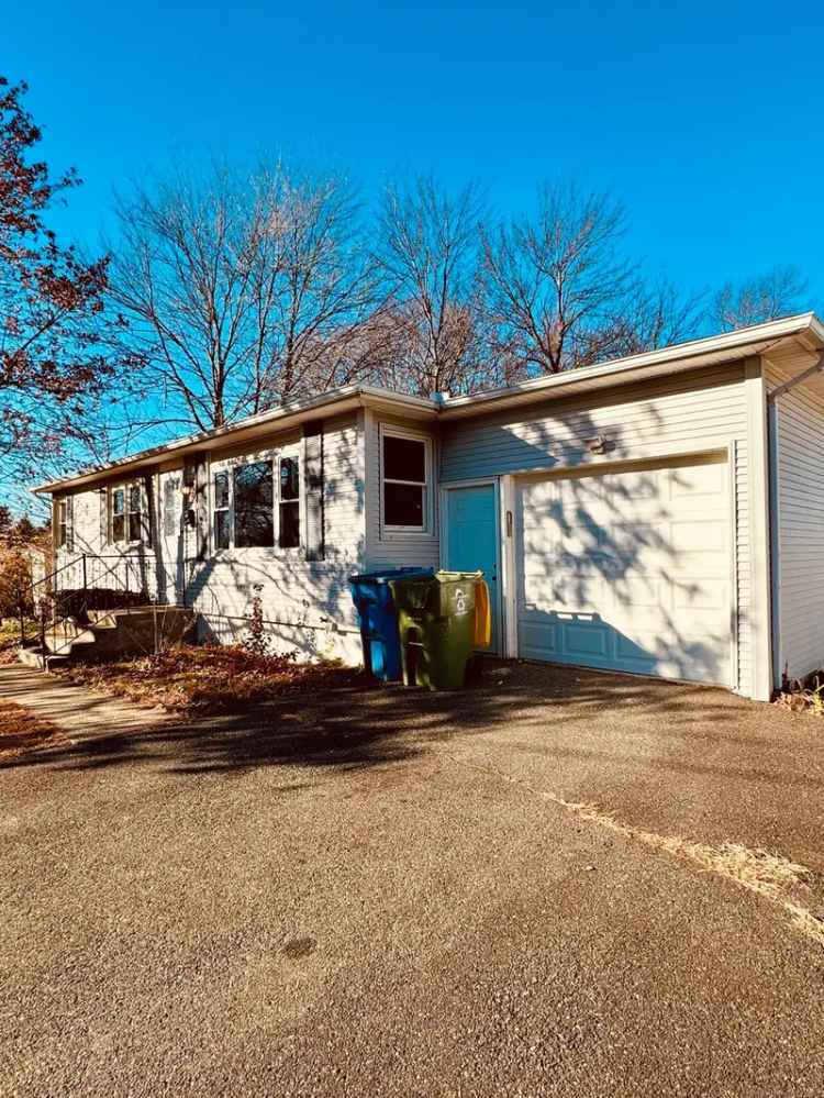 Single-family house For Sale in 57, Celia Drive, Waterbury, Connecticut