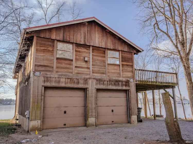 Single-family house For Sale in 66, West Clear Lake Drive, Fremont, Indiana