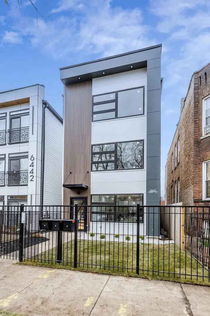 Multi-family house For Sale in 6440, South Evans Avenue, Chicago, Illinois