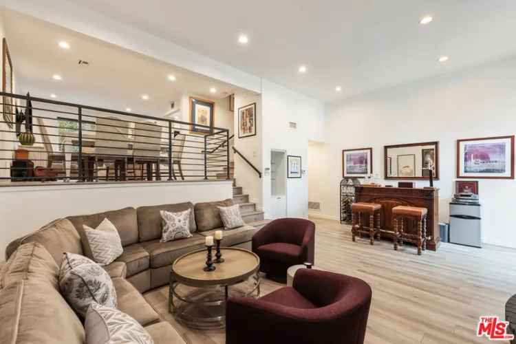 Condo For Sale in 5477, Nestle Avenue, Los Angeles, California