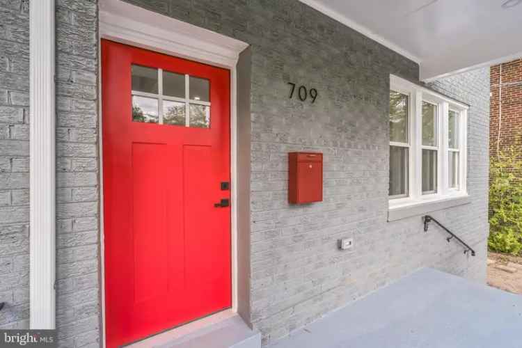 Single-family house For Sale in 709, Quackenbos Street Northwest, Washington, District of Columbia